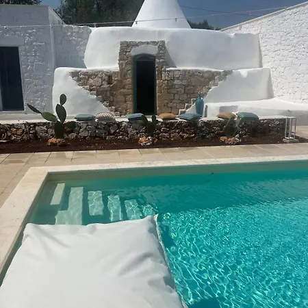 בית נופש Trullo La Meringa, Charming In